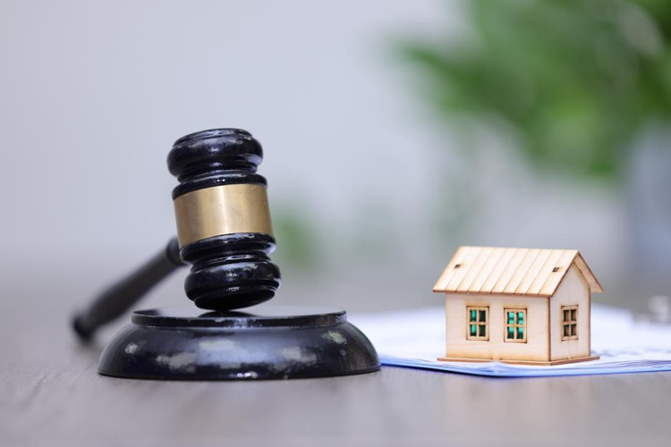 借名购房引发遗产归属纠纷,律师助力继承人起诉获胜 借名购房引发遗产归属纠纷,律师助力继承人起诉获胜