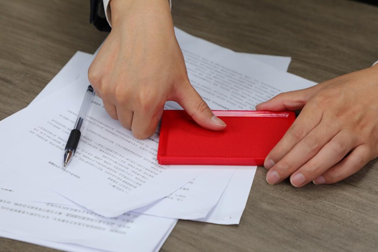 冠领律师代理深圳劳动争议案,帮被拖欠工资的员工拿到满意补偿 冠领律师代理深圳劳动争议案,帮被拖欠工资的员工拿到满意补偿