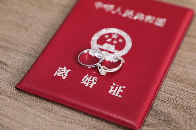 冠领律师代理北京离婚纠纷案,助女方成功争取抚养权 冠领律师代理北京离婚纠纷案,助女方成功争取抚养权