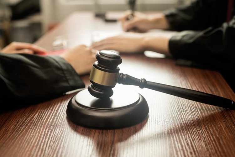 冠领律师代理广东深圳劳动仲裁纠纷案,帮委托人拿到赔偿32.5万元 冠领律师代理广东深圳劳动仲裁纠纷案,帮委托人拿到赔偿32.5万元