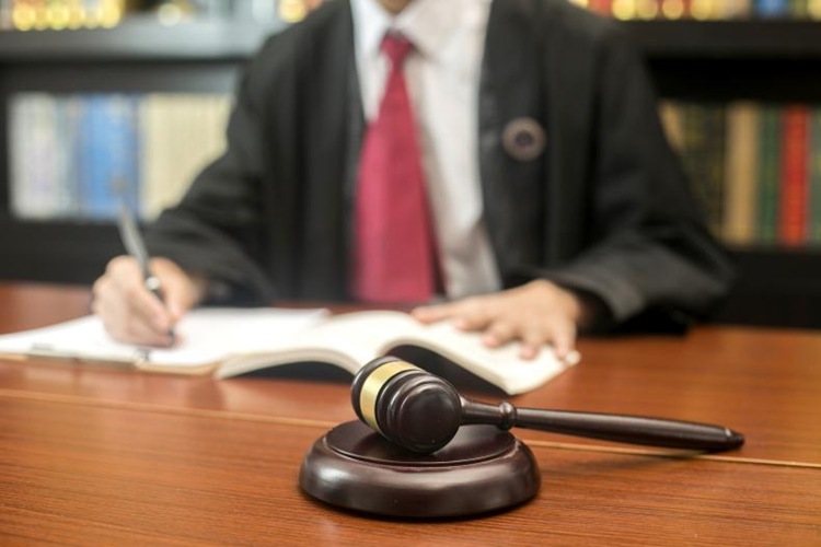 偷运佛像涉嫌走私文物，冠领律师依法辩护助嫌疑人获缓刑