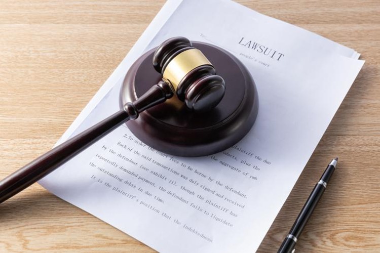 冠领律师代理广东阳江涉嫌拒不执行判决、裁定罪案，说服检察院撤回起诉