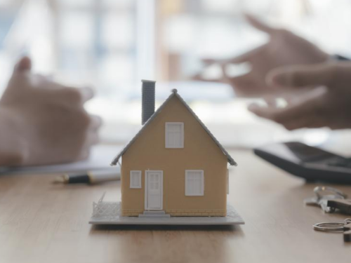 情侣冲动购房遇“垫资陷阱”，冠领律师以仲裁利刃出鞘，凭和解追回房款-1